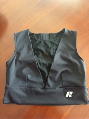 Black Athletic V-Neck Crop Top with Logo